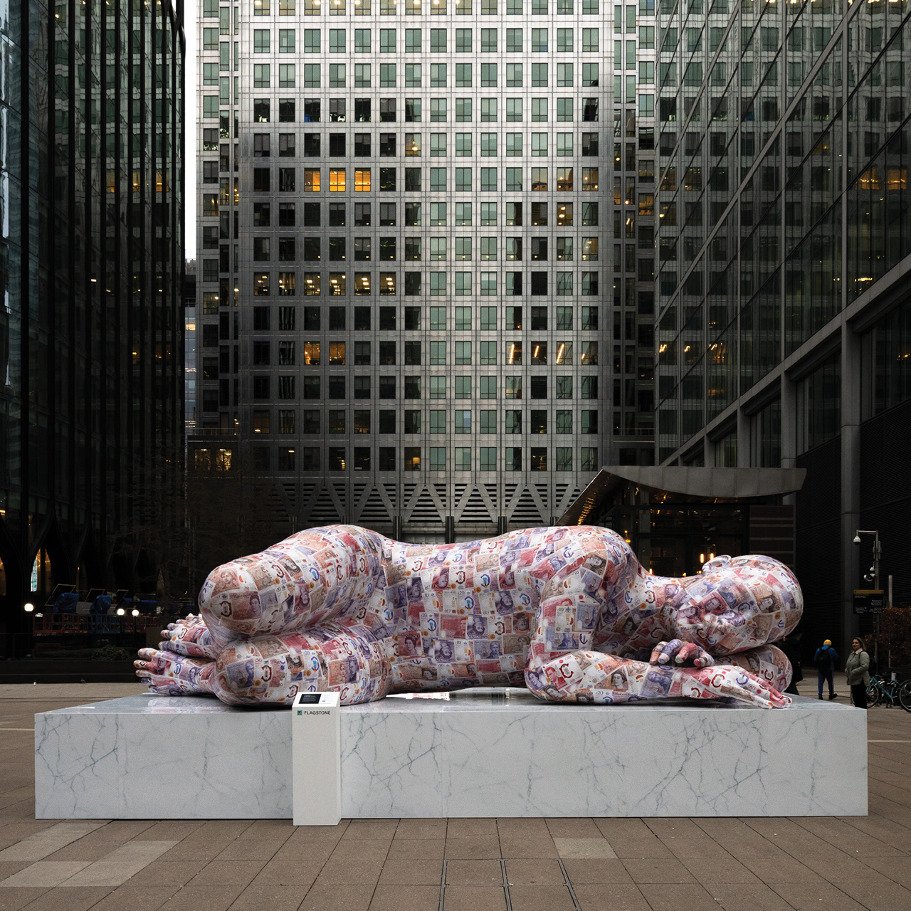 A ‘giant’ made up two thousand fake bank notes has appeared in Canary Wharf